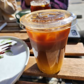 Lele Cake - Bumble - Coffee & Tea Near Me - Los Gatos, California