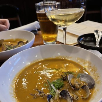 Le Coin - Seafood Near Me - Seattle, Washington Le Coin - Seafood Near Me - Seattle, Washington