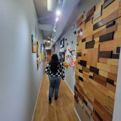 Distinction Gallery by null