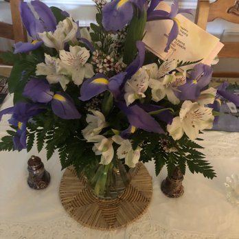 Friendly Florist - Custom arrangement for Mother's Day - Florists Near Me - Fort Walton Beach, Florida Friendly Florist - Custom arrangement for Mother's Day - Florists Near Me - Fort Walton Beach, Florida
