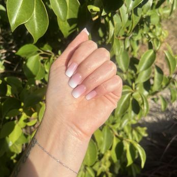 Lavish Nails Salon - Nail Salons Near Me - Martinez, California