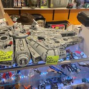 ●C4 Entertainment C4 Entertainment - Toy Store Guide