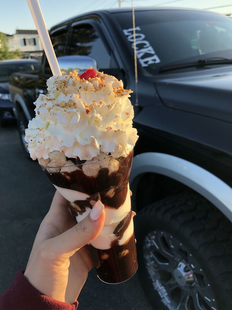 ICE CREAM SHOP Updated September 2024 209 North Ave, Skowhegan