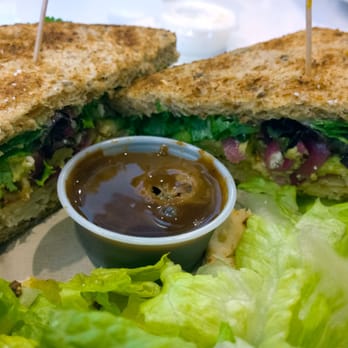 La Tour Cafe - Chipotle Chicken Sandwich - Cafes Near Me - Honolulu, Hawaii