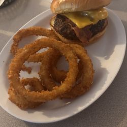 Big Daddy's Right On The Lake - Bacon cheeseburger