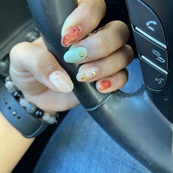 Nail Story - Fall style nails - Nail Salons Near Me - Honolulu, Hawaii