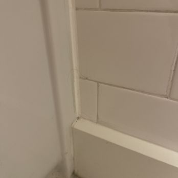 Leo's Cleaners - Dirt in the corner hair on the wall - this is deep cleaning? - Dry Cleaning Near Me - Lisle, Illinois