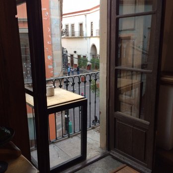 La Vie en Rose - Street view - French Near Me - Guanajuato, GUA La Vie en Rose - Street view - French Near Me - Guanajuato, GUA