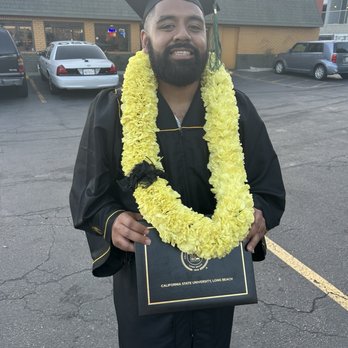 Island Leis & Bouquets - Double carnation lei - Florists Near Me - Carson, California Island Leis & Bouquets - Double carnation lei - Florists Near Me - Carson, California