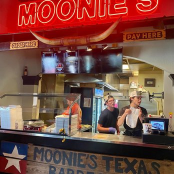 Moonie's Texas Barbecue - Ordering Counter - Barbeque Near Me - Flowery Branch, Georgia