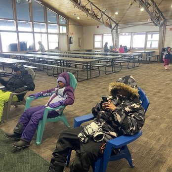 Leland High Sierra Snowplay - Tubing Near Me - Pinecrest, California