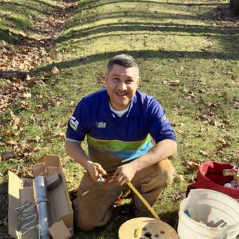 Smooth Plumbing - Smiling professional technician doing a well pump replacement in Stafford VA - Plumbing Near Me Smooth Plumbing - Smiling professional technician doing a well pump replacement in Stafford VA - Plumbing Near Me