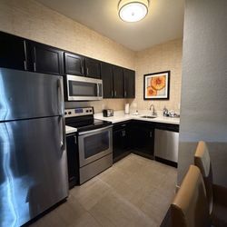 Residence Inn by Marriott Orlando at SeaWorld - Kitchen