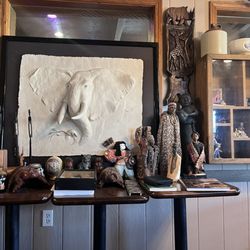 Snake River Grill - The decor is like being in a museum! So many things to look at!