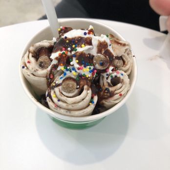 Bobatopia - Kit-kat rolled ice cream - Bubble Tea Near Me - Selma, Texas