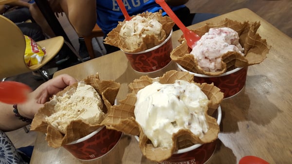Cold Stone Creamery by null