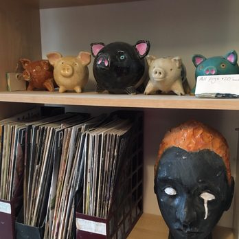 Lincoln Square Pottery Studio- Learning Center - Art Schools Near Me - Chicago, Illinois