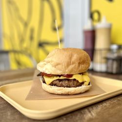 The Cocinita Miami - The Yummy Burger