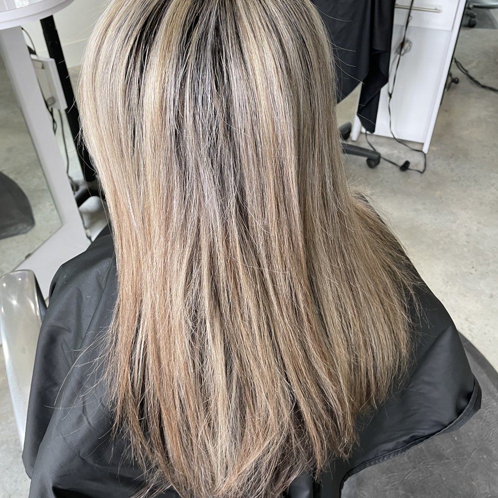 The Color Bar - Here are some before and after I got 2 inches off my hair and added different color - Hair Salons Near Me - New Braunfels, Texas The Color Bar - Here are some before and after I got 2 inches off my hair and added different color - Hair Salons Near Me - New Braunfels, Texas