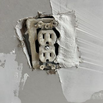 RC Lifeline - Spackled over outlets - General Contractors Near Me - Pembroke Pines , Florida RC Lifeline - Spackled over outlets - General Contractors Near Me - Pembroke Pines , Florida