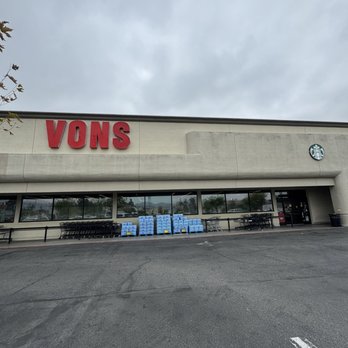Vons - Outside - Grocery Near Me - Chatsworth, California