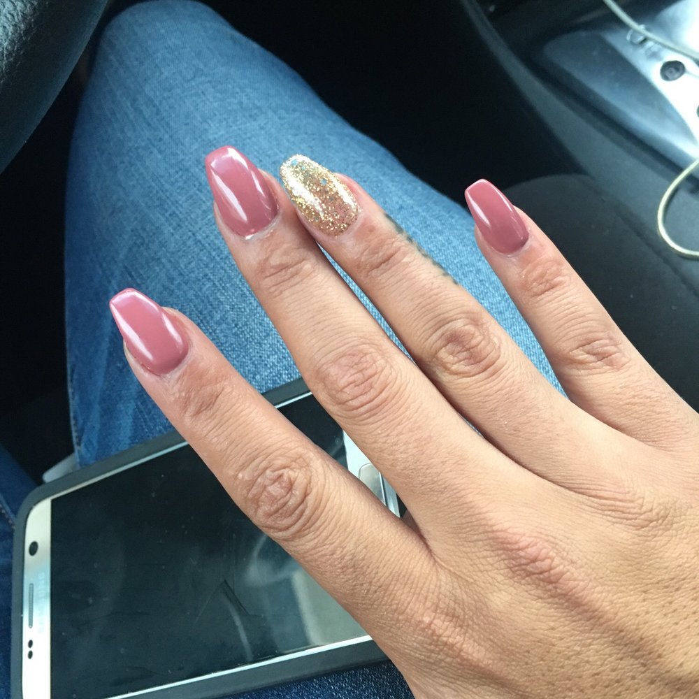 Nail Touche - Right hand - Nail Salons Near Me - Pacifica, California Nail Touche - Right hand - Nail Salons Near Me - Pacifica, California
