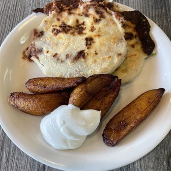 L'Roco Grill - Combo pupusas with plantains - Salvadoran Near Me - San Jose, California L'Roco Grill - Combo pupusas with plantains - Salvadoran Near Me - San Jose, California