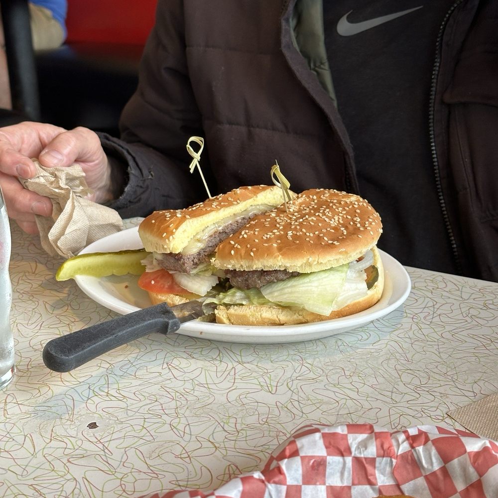 Skyline Restaurant - Burgers Near Me - Portland, Oregon Skyline Restaurant - Burgers Near Me - Portland, Oregon