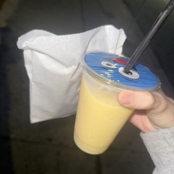 Donut Capital - Coffee Cake & passionfruit Smoothie - Donuts Near Me - Los Angeles, California Donut Capital - Coffee Cake & passionfruit Smoothie - Donuts Near Me - Los Angeles, California