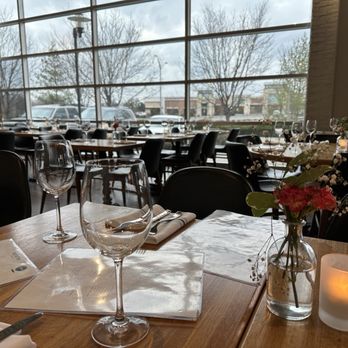 North Italia - Dining room - Italian Near Me - Leawood, Kansas