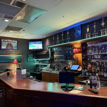 Towne Billiards & Bar - Pool Halls Near Me - Hamden, Connecticut