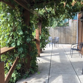 Archer Vineyard - Cute patio! - Wine Tasting Room Near Me - Newberg, Oregon