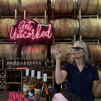 Evoke Winery - get uncorked in the Hood River Barrel Room! - Wine Bars Near Me - Hood River, Oregon