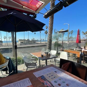 Simmzy's - Pubs Near Me - Huntington Beach, California Simmzy's - Pubs Near Me - Huntington Beach, California