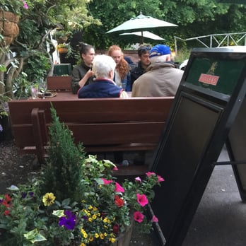 The Bull Inn - Dine outside if you wish - Hotels Near Me - Sonning, WOK The Bull Inn - Dine outside if you wish - Hotels Near Me - Sonning, WOK