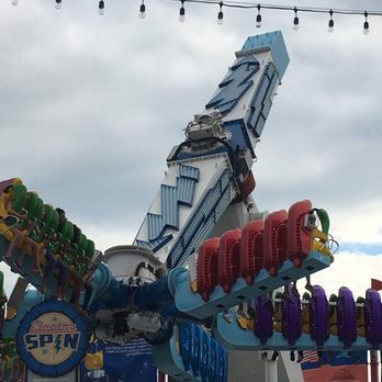 Carowinds - Excellent park, small but you can get to all the rides .Crowded early but after 4-5pm easy - Amusement Parks Near Me - Charlotte, North Carolina