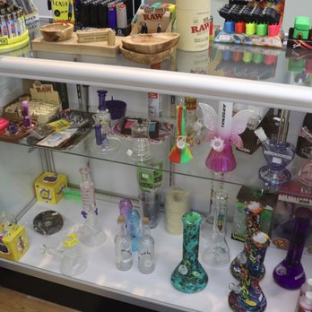 The 4SSST - Bongs for sale at The 4ssst cannabis dispensary on Welwood drive in Uxbridge - Cannabis Dispensaries Near Me - Uxbridge, Ontario
