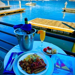 Brunch by the bay