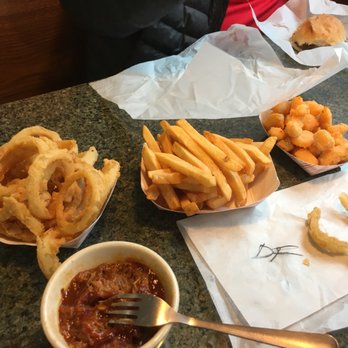 Late's - Diners Near Me - Manitowoc, Wisconsin