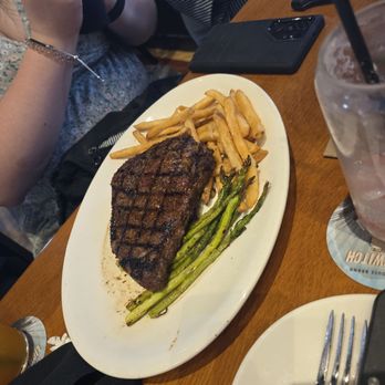 BJ's Restaurant & Brewhouse - American Near Me - McAllen, Texas