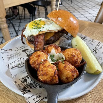 Magnolia Table - Burger with homemade hash browns - Breakfast & Brunch Near Me - Waco, Texas Magnolia Table - Burger with homemade hash browns - Breakfast & Brunch Near Me - Waco, Texas