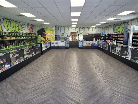 Discount Tobacco Warehouse, 2101 Georgetown Rd, Tilton, IL 61833-8418, US
