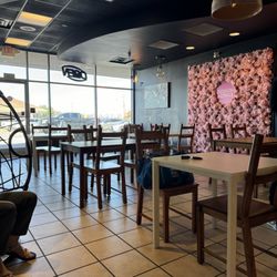 Blossom Bowls - Maryville - Inside of restaurant