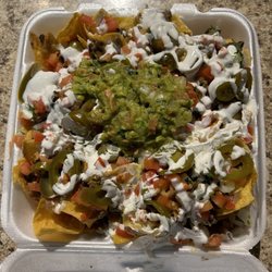 Taqueria La Rienda - Nachos with carne asada