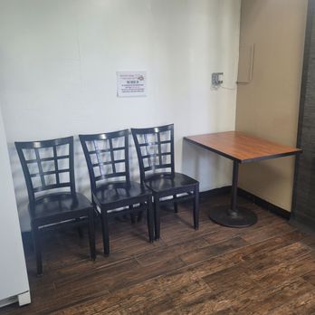 Thum Thum ToGo - three chairs and a table - Thai Near Me - Fresno, California