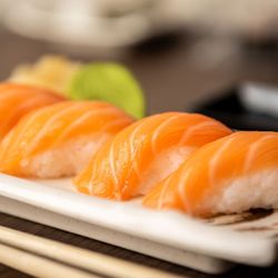 Fuji Steak House - Salmon nigiri sushi