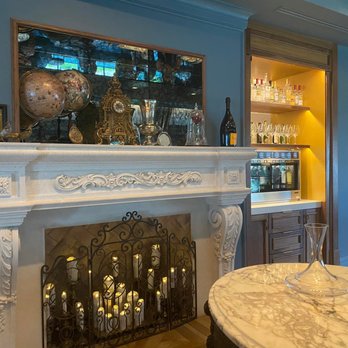 Enchanted Rose - Lounges Near Me - Lake Buena Vista, Florida