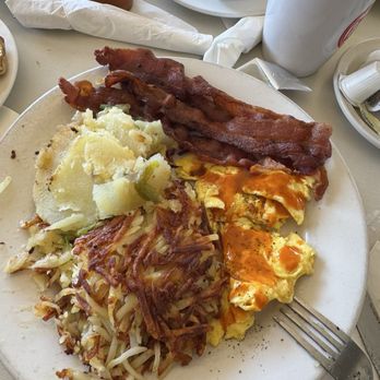 Jack's Whittier Restaurant - Egg, hash brown, bacon (extra crispy) - Breakfast & Brunch Near Me - Whittier, California