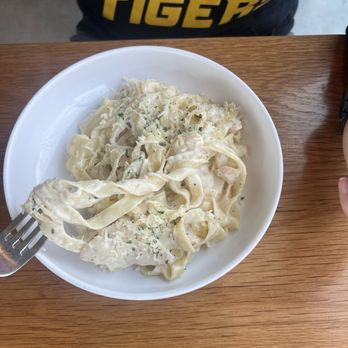 Sauci Pasta - Fettuccine Alfredo- half - Pasta Shops Near Me - Saint Charles, Missouri