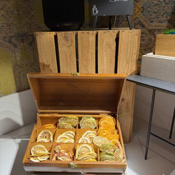 Thon Hotel Brussels City Centre - breakfast - it's the little things like having lemons, limes, oranges for your tea! - Hotels Near Me - Sint-joost-ten-node, BRU